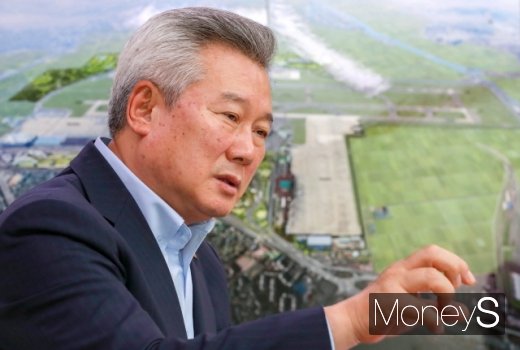손창완 한국공항공사 사장이 지방공항의 중요성을 강조하면서 활성화 방안을 설명하고 있다. /사진=머니투데이 이기범 기자