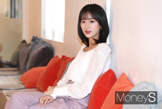 [머니S포토] 에이프릴 나은, 러블리한 단발 여신