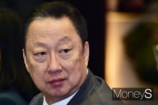 [머니S포토] '한중 기업인 및 전직 정부 고위인사 대화'에 참석한 박용만 대한상의 회장