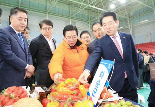 ▲4일 전남 화순 하니움문화스포츠센터 실내체육관에서 열린 '2019년 귀농귀촌 어울림대회'/사진=화순군