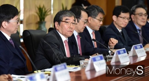 [머니S포토] 윤석헌, 