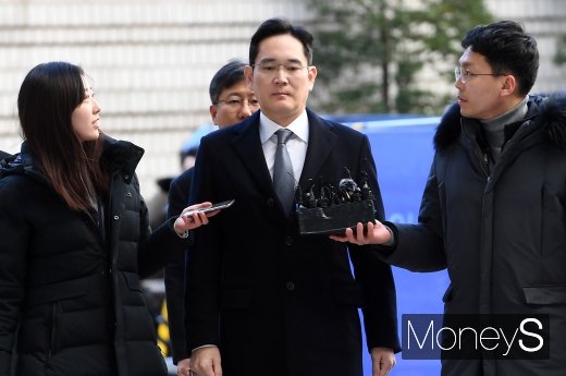 [머니S포토] '파기환송심' 이재용 부회장, 묵묵부답