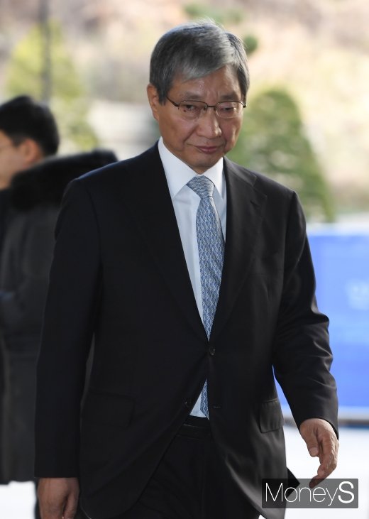 [머니S포토] 파기환송심 공판 출석하는 장충기