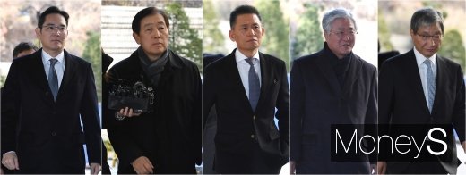 [머니S포토] 파기환송심 공판 출석하는 이재용 부회장과 전 임원진들