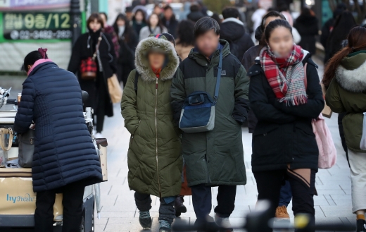 일요일인 8일은 전국이 맑은 가운데 오후부터 평년 기온을 회복할 전망이다. /사진=뉴시스 김선웅 기자 
