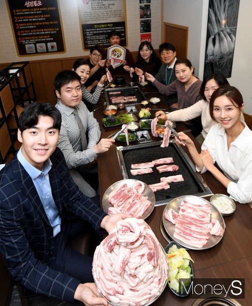 [머니S포토] 한돈자조금, 연말 회식 지원 이벤트