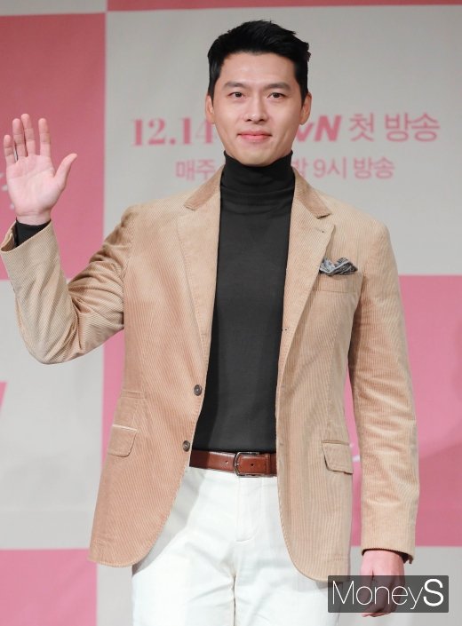 [머니S포토] 현빈, 남자가 봐도 잘 생긴 얼굴