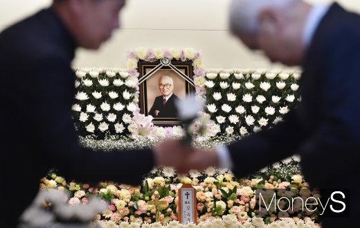 [머니S포토] 아주대병원에 꾸려진 김우중 회장 빈소
