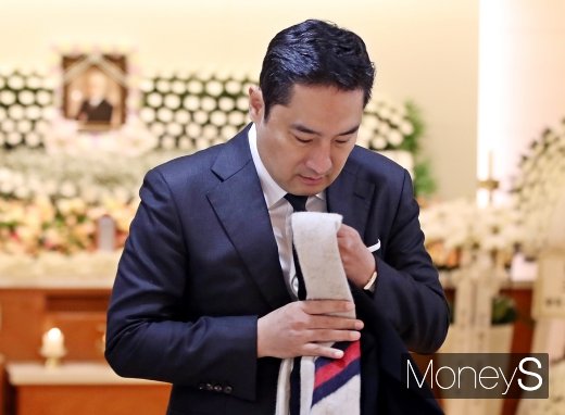 [머니S포토] 김우중 전 회장 빈소 찾은 강용석