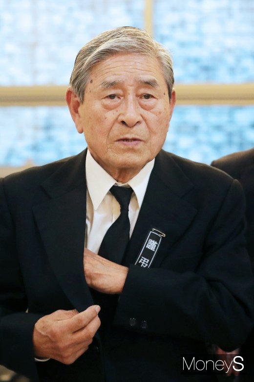 [머니S포토] 조문 마친 이경운 전 ㈜대우 회장