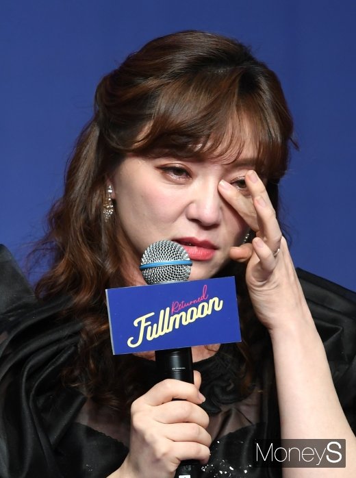 [머니S포토] 이용신 '눈물이 주르륵'