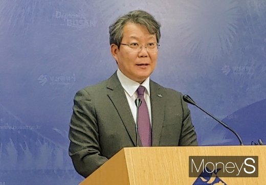 내년도 부산시 예산안 관련 기자회견을 가진 변성완 부산시 행정부시장./사진=김동기 기자