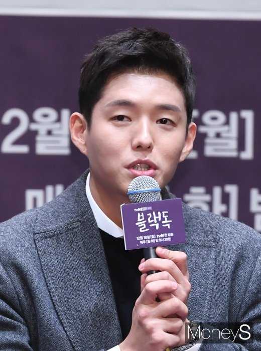 [머니S포토] 하준 '이 구역 막내는 나야 나'
