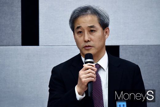 [머니S포토] 답변하는 정용욱 미군기지 이전 지원 부단장