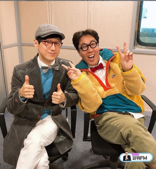 이근철 언어문화연구소장(왼쪽)과 김영철. /사진='김영철의 파워FM' 인스타그램