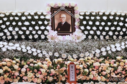 김우중 전 대우그룹 회장(83)이 지난 9일 밤 숙환으로 별세, 10일 경기 수원시 영통구 월드컵로 아주대학교병원 장례식장에 김 전 회장의 빈소가 꾸려졌다. / 사진=임한별 기자 