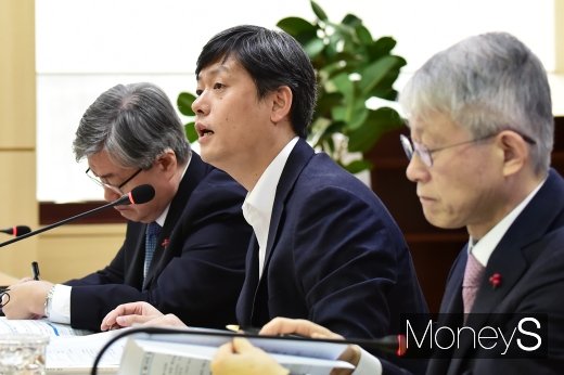 [머니S포토] 회의 주재하는 장병규 4차위위원장