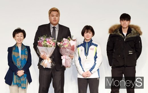 [머니S포토] 류현진 '스포츠선수들의 인권을 위해~'