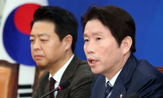이인영 더불어민주당 원내대표가 15일 국회에서 열린 기자간담회 자리에서 발언하고 있다. /사진=뉴스1