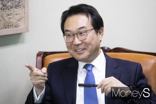 [머니S포토] 환담 나누는 이도훈 한반도평화교섭본부장