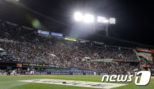 2019년 KBO 한국시리즈 2차전이 진행됐던 서울 잠실 야구경기장. /사진=뉴스1