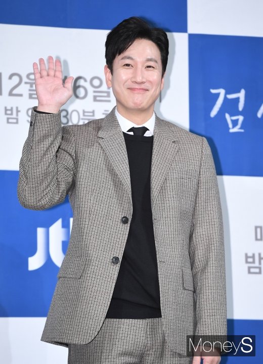 [머니S포토] 이선균 '심쿵 미소'