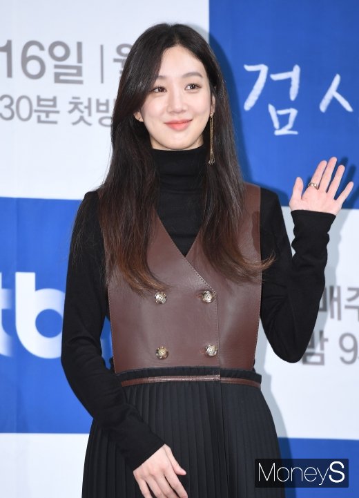 [머니S포토] 정려원 '미모도 엘리트 비주얼'