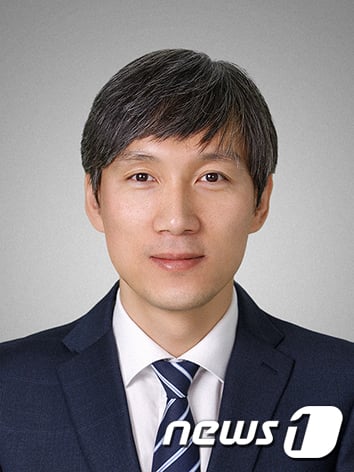 문재인 대통령이 16일 신임 반부패비서관에 임명한 이명신 김앤장 변호사. /사진=뉴스1(청와대 제공)
