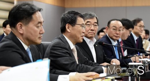 [머니S포토] 은성수 