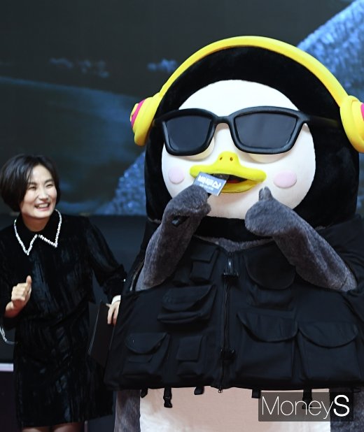 [머니S포토] 펭수 '비트박스'…장단에 맞춰 춤추는 박경림