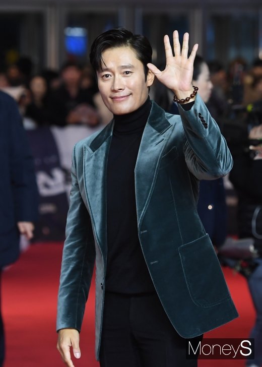 [머니S포토] 이병헌 '조각미남 여기있어요~'