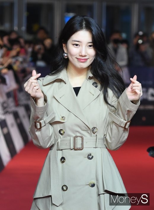 [머니S포토] 수지 '러블리 하트 뿅'