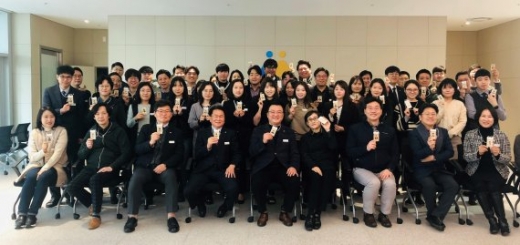 경기도시장상권진흥원, 사원증에 선불카드형 지역화폐 기능 탑재. / 사진제공=경기도시장상권진흥원