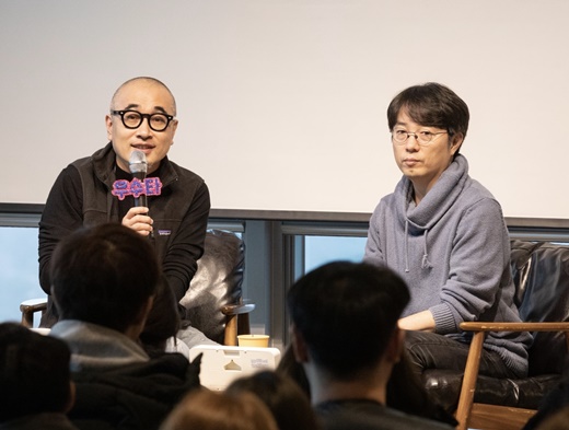 김봉진 대표(왼쪽)와 차기 CEO로 내정된 김범준 부사장. /사진=우아한형제들 제공