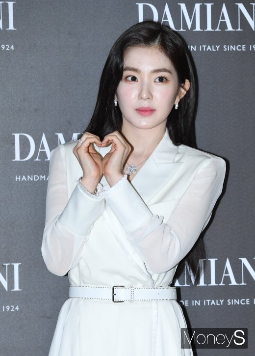 [머니S포토] 레드벨벳 아이린 '심쿵 하트 발사'