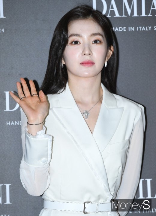 [머니S포토] 레드벨벳 아이린, 뽀얀 도자기 피부