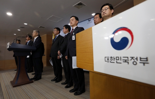 최기영 과학기술정보통신부 장관이 17일 정부서울청사에서 AI국가전략을 발표하고 있다. /사진=뉴스1