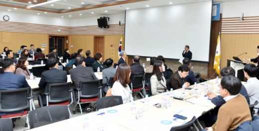 남부청사에서 열린 경기교육주민참여협의회(이하 주민참여협의회) 전체회의에서 이재정 교육감이 발언을 하고 있다. / 사진공=경기도교육청