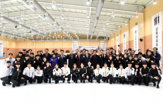 2019-2020 코리아컬링리그 개막식후 기념촬영. / 사진제공=의정부시