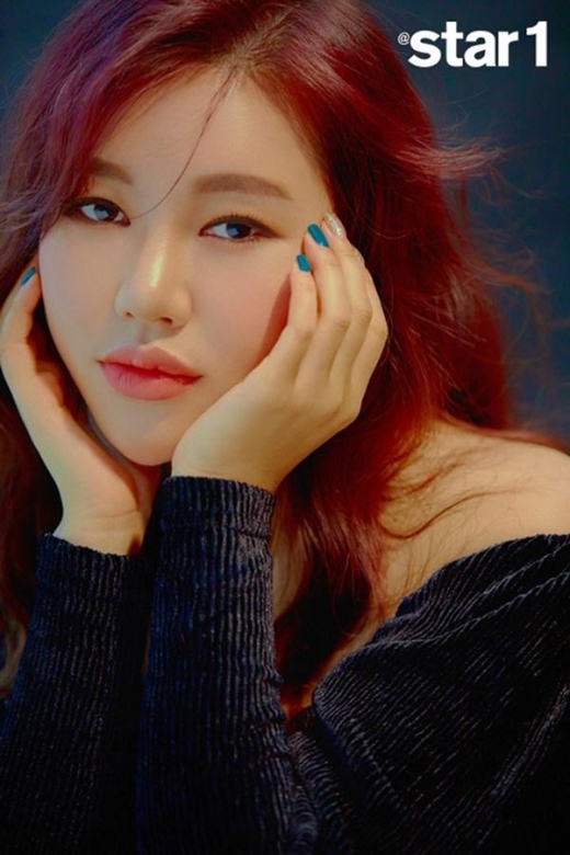 [★화보] 송가인, 첫 화보 속 섹시한 눈빛