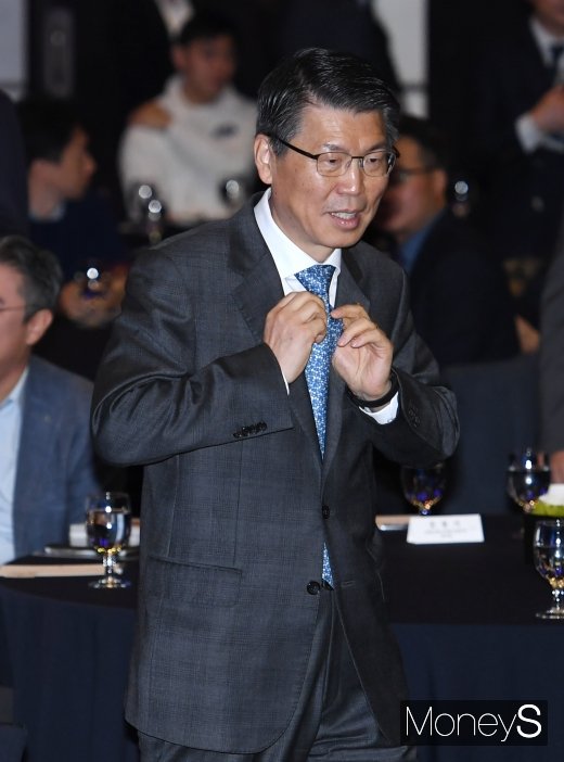 [머니S포토] 오픈뱅킹 서비스 출범식 참석한 은성수 위원장
