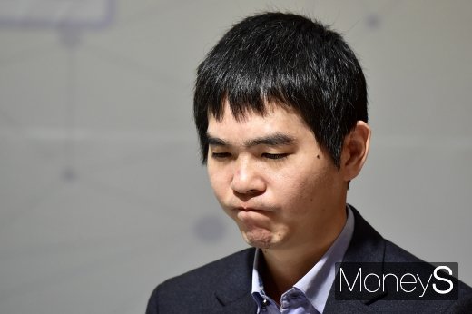 [머니S포토] AI한돌과 정면 승부 나선 이세돌 9단