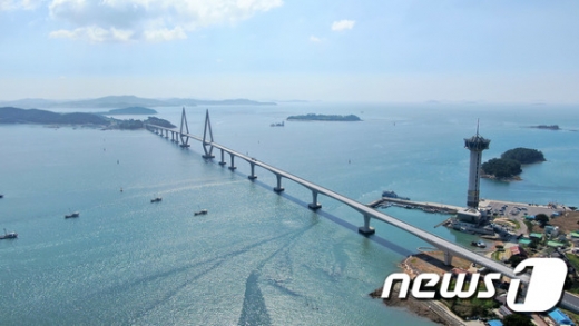 전남 무안군과 영광군을 연결하는 '칠산대교'. /사진=뉴스1(영광군 제공)