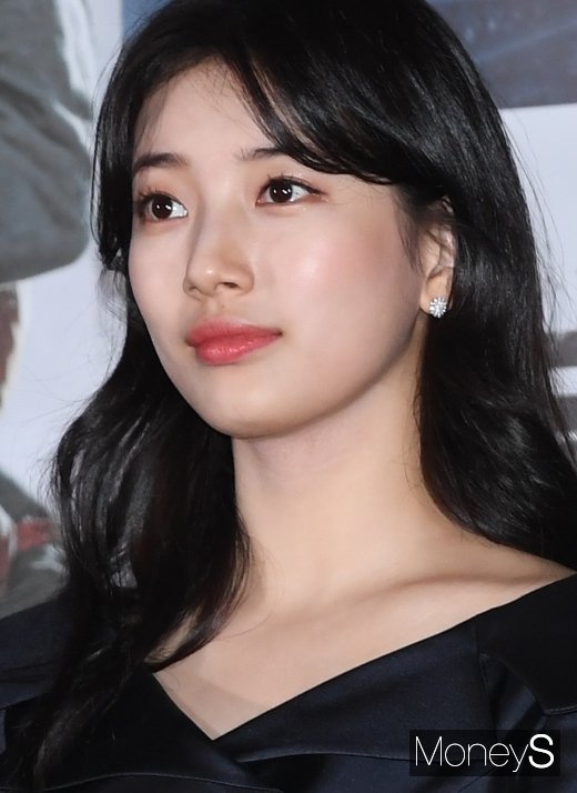 [머니S포토] 수지 '국민 첫사랑 눈빛'