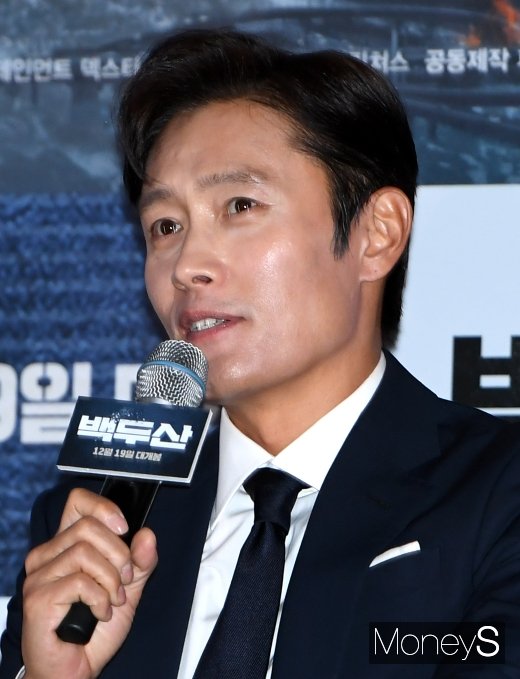 [머니S포토] 이병헌, 눈부신 조각미남