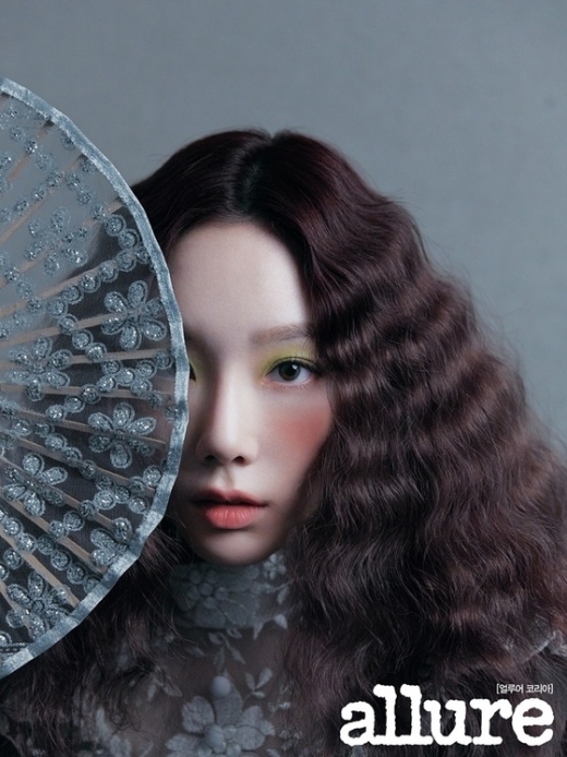 태연 화보. /사진=얼루어 코리아 제공    