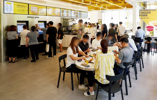 노브랜드버거 홍대점 오픈 당시 모습/사진=신세계푸드