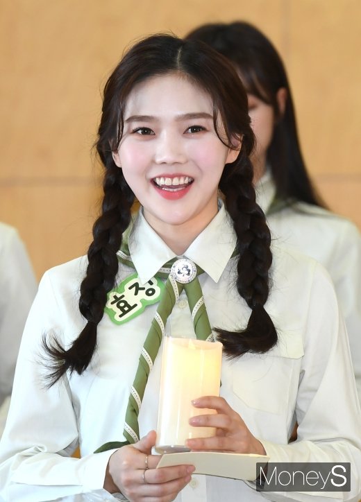 [머니S포토] 오마이걸 효정 '깜찍한 양갈래 머리'