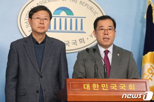 자유한국당은 언론 삼진아웃제 제도를 철회한다고 22일 밝혔다. /사진=뉴스1
