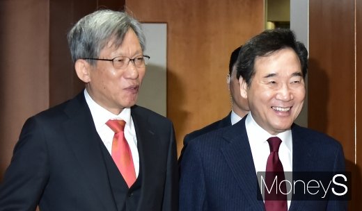 [머니S포토]  용산공원조성추진위원회 회의 참석한 이낙연-유홍준